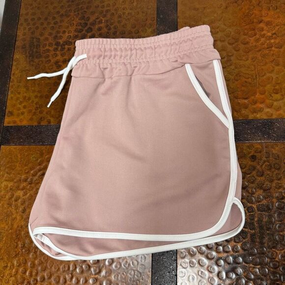 NWT (XXL) Pink Retro Athletic Shorts - Dolphin Hem, Pockets, White Trim - Picture 3 of 5
